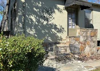 Chanticleer Inn Bed & Breakfast hotel thumbnail 4