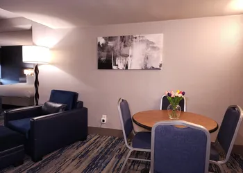 Skyline Hotel Detroit Airport, SureStay Collection by BW hotel thumbnail 7