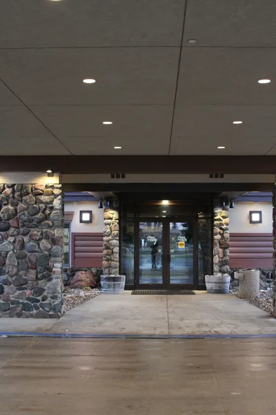 C'mon Inn Hotel & Suites hotel detail image 2