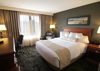 C'mon Inn Hotel & Suites hotel thumbnail 8