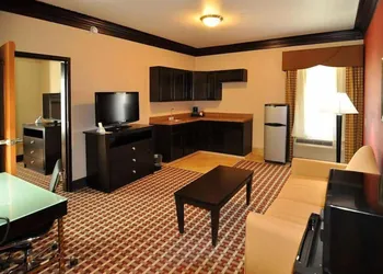 La Quinta Inn & Suites by Wyndham Little Rock - Bryant hotel thumbnail 4