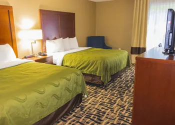 Quality Inn & Suites I-40 East hotel thumbnail 3