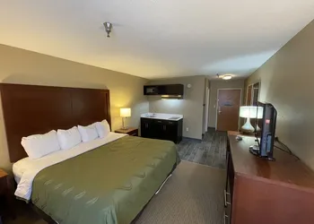 Quality Inn & Suites I-40 East hotel thumbnail 4
