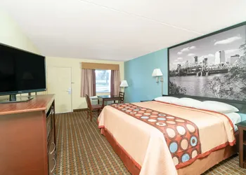 Super 8 by Wyndham North Little Rock/McCain hotel thumbnail 4