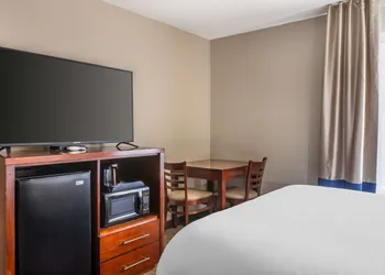 Comfort Inn & Suites Conway hotel thumbnail 5