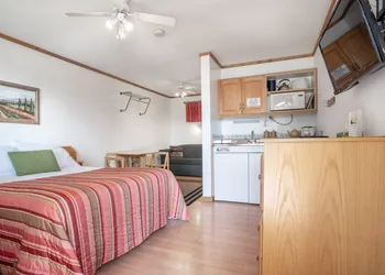 Gateway Motel hotel thumbnail 4