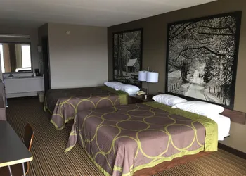 Super 8 by Wyndham Knoxville North/Powell hotel thumbnail 4