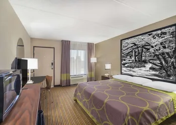 Super 8 by Wyndham Knoxville North/Powell hotel thumbnail 8
