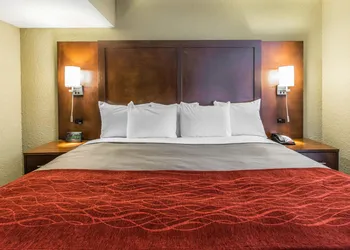 Comfort Inn & Suites Knoxville West hotel thumbnail 8