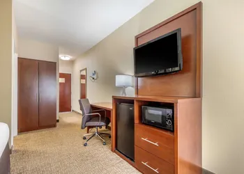 Comfort Inn Lenoir City-Knoxville hotel thumbnail 7