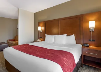 Comfort Suites Knoxville North hotel thumbnail 6