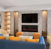 La Quinta Inn & Suites by Wyndham Knoxville Airport hotel detail image 3