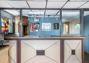 Econo Lodge Knoxville North hotel thumbnail 2