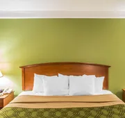 Econo Lodge Knoxville North hotel detail image 7