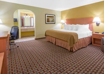Days Inn by Wyndham Lubbock South hotel thumbnail 6