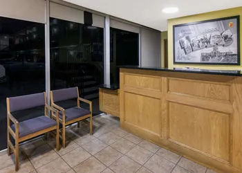 Super 8 by Wyndham Lubbock Civic Center North hotel thumbnail 2