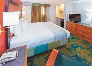Baymont by Wyndham Lubbock - Downtown Civic Center hotel thumbnail 4
