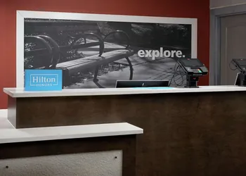 Hampton Inn Niagara Falls hotel thumbnail 2
