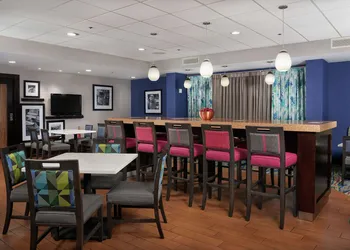 Hampton Inn Niagara Falls hotel thumbnail 3