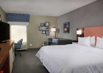 Hampton Inn Niagara Falls hotel thumbnail 7