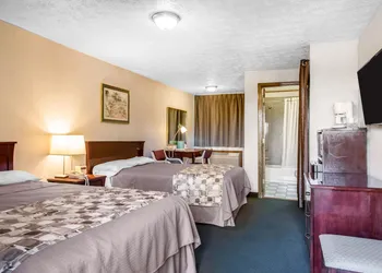 Rodeway Inn & Suites Branford - Guilford hotel thumbnail 5