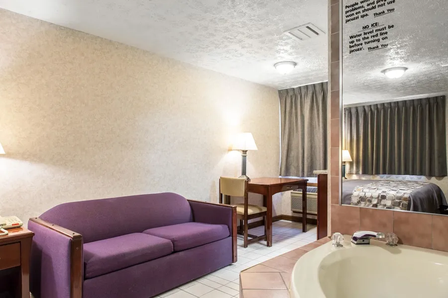 Rodeway Inn & Suites Branford - Guilford hotel detail image 6