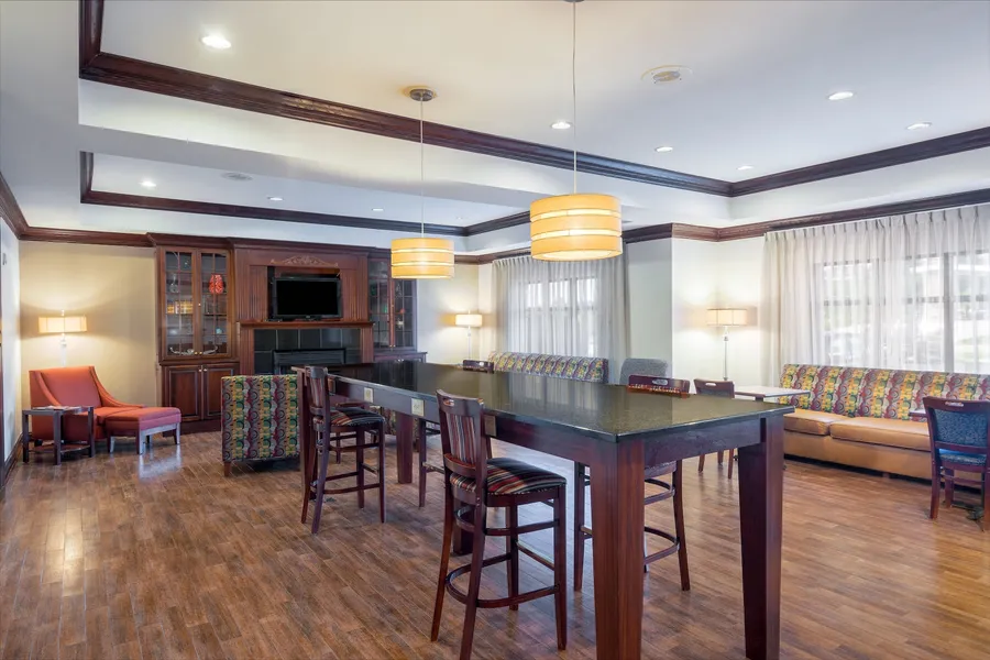 Hampton Inn London-North hotel detail image 2