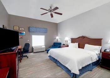 Hampton Inn London-North hotel thumbnail 6