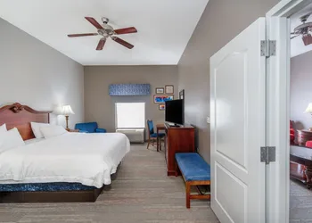 Hampton Inn London-North hotel thumbnail 8