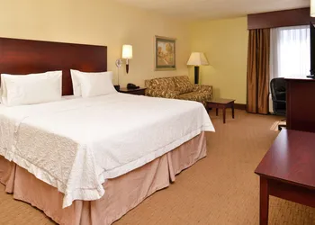 Hampton Inn Staunton hotel thumbnail 7