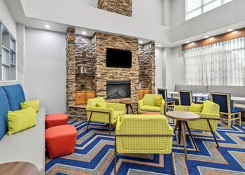 Hampton Inn & Suites Farmington hotel thumbnail 4