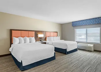 Hampton Inn & Suites Farmington hotel thumbnail 7