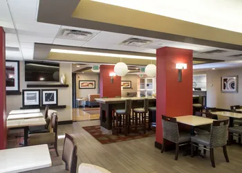 Hampton Inn Oxford-West hotel thumbnail 7