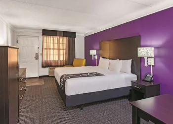 La Quinta Inn by Wyndham Fresno Yosemite hotel thumbnail 4