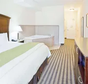 La Quinta Inn & Suites by Wyndham Fowler hotel detail image 7