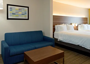 Holiday Inn Express Hotel & Suites Fresno South by IHG hotel thumbnail 5