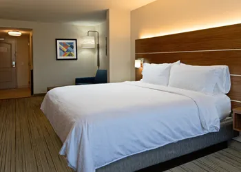 Holiday Inn Express Hotel & Suites Fresno South by IHG hotel thumbnail 7