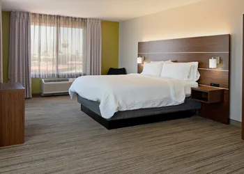 Holiday Inn Express Hotel & Suites Fresno South by IHG hotel thumbnail 8