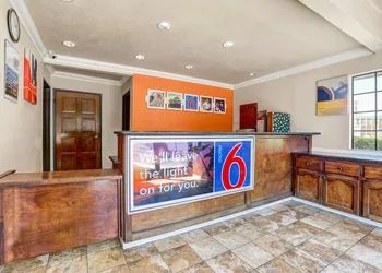 Motel 6 Fresno, CA - Belmont Ave hotel thumbnail 2