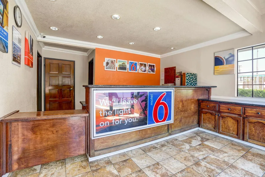 Motel 6 Fresno, CA - Belmont Ave hotel detail image 2