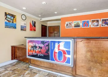 Motel 6 Fresno, CA - Belmont Ave hotel thumbnail 3