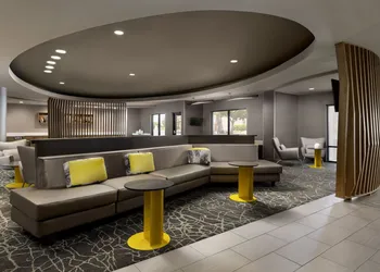 SpringHill Suites by Marriott Fresno hotel thumbnail 2