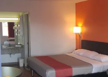 Stay 4 Less hotel thumbnail 8