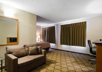 Comfort Inn Saskatoon Centre hotel thumbnail 7