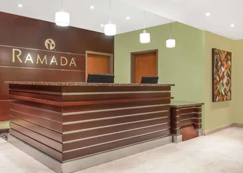 Ramada by Wyndham Carlyle hotel thumbnail 2