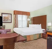 Ramada by Wyndham Carlyle hotel detail image 3