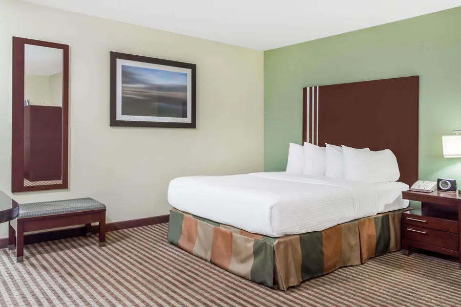 Ramada by Wyndham Carlyle hotel detail image 6