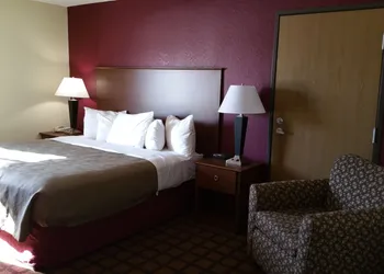 AmericInn by Wyndham Burlington hotel thumbnail 5