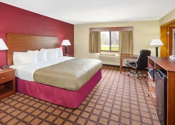 AmericInn by Wyndham Burlington hotel thumbnail 8