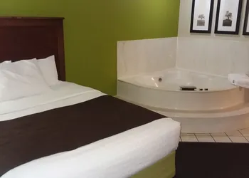 AmericInn by Wyndham Little Falls hotel thumbnail 6